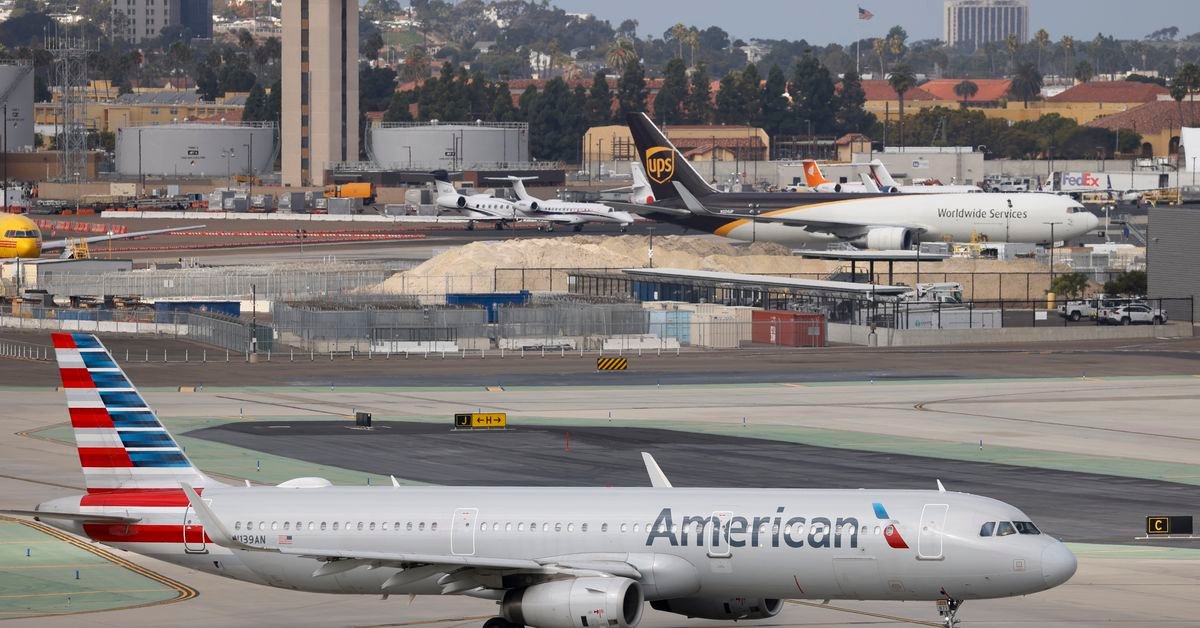 American Airlines resumes flights across the US following ‘technical issues’