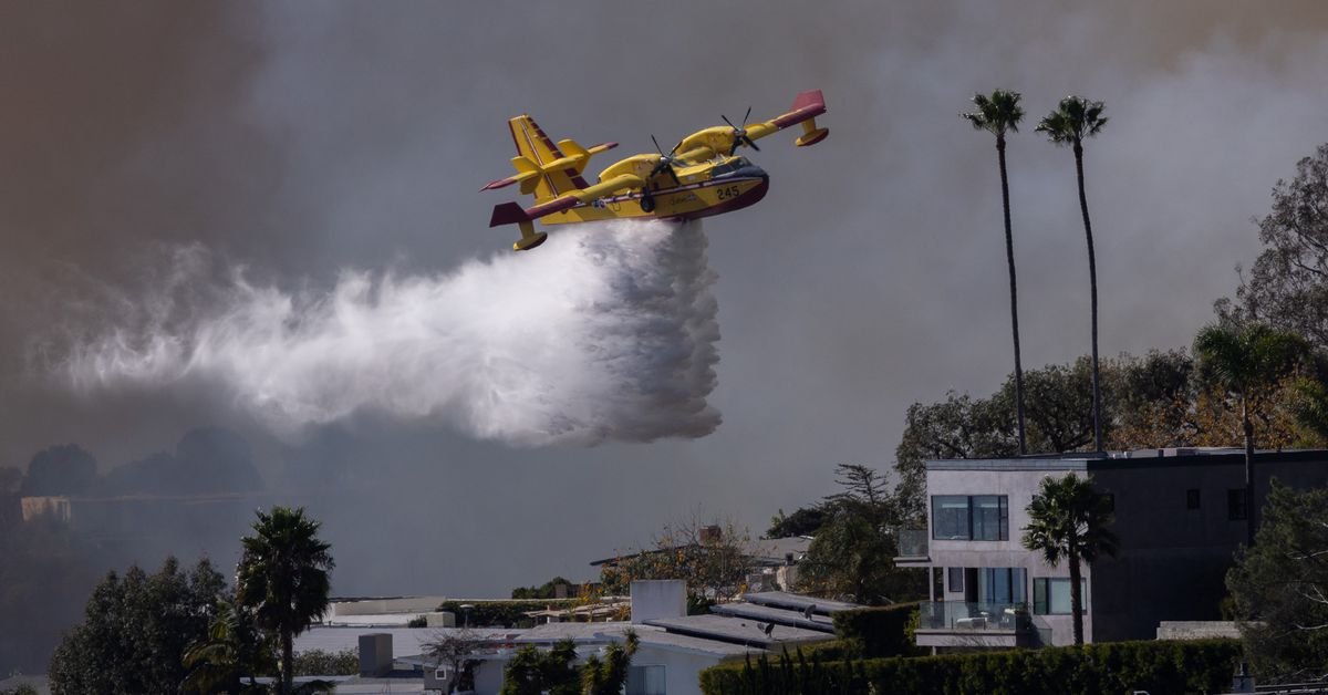 Drone takes out Super Scooper fighting Los Angeles wildfires